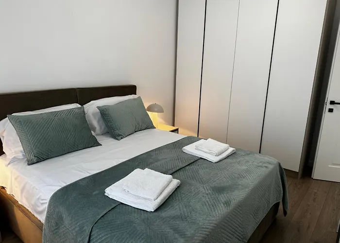 Siera * ティラナ